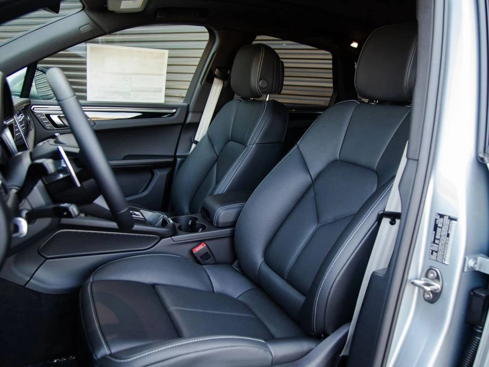 2026 Porsche Macan Electric - Image 5 of 5