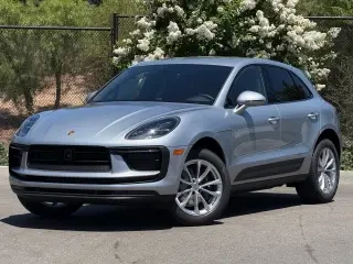 2026 Porsche Macan Electric - Image 5 of 31