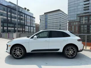2026 Porsche Macan Electric - Image 13 of 31