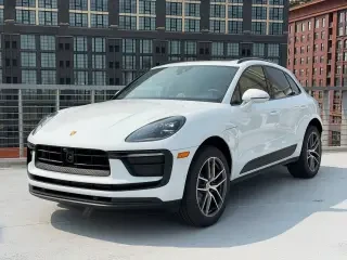 2026 Porsche Macan Electric - Image 5 of 31
