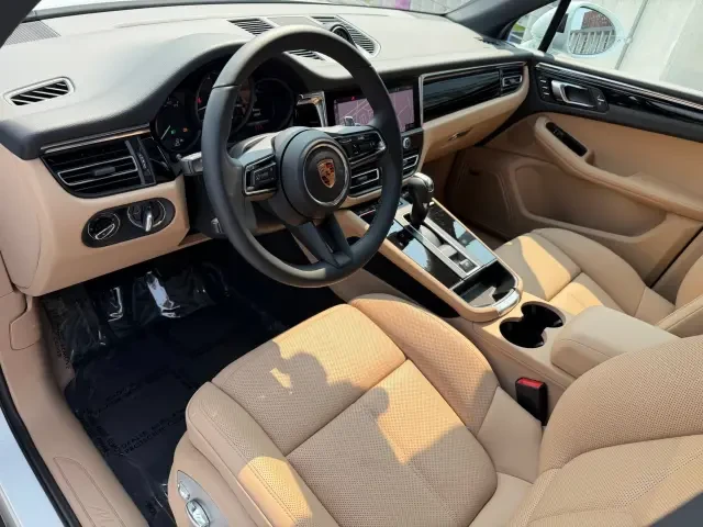 2026 Porsche Macan Electric - Image 30 of 31