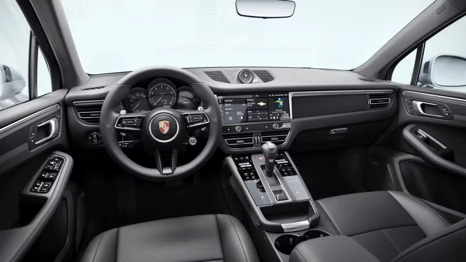 2026 Porsche Macan - Image 27 of 31