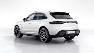 2026 Porsche Macan - Image 17 of 31