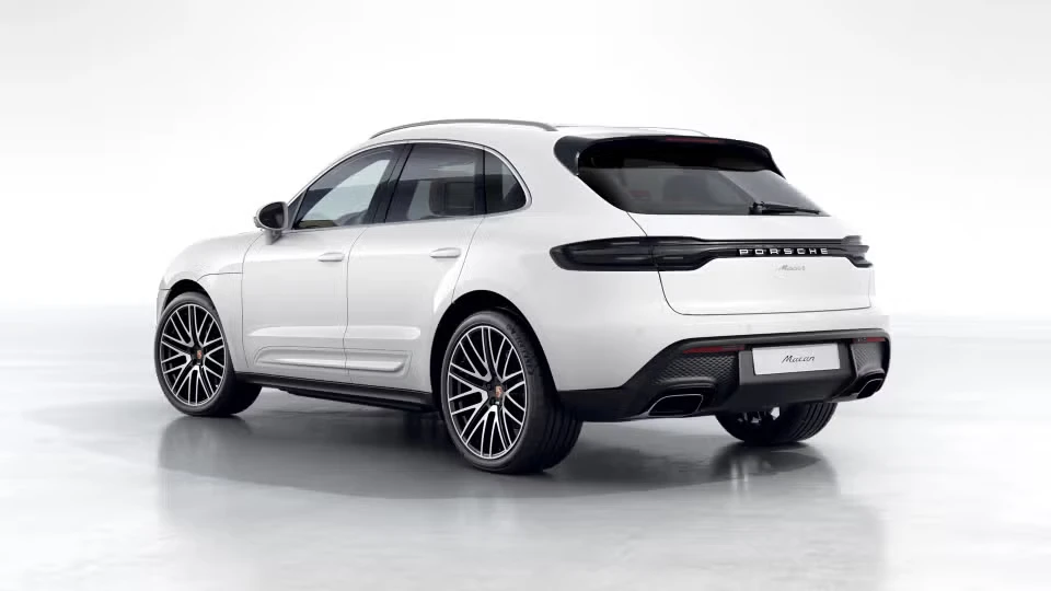 2026 Porsche Macan - Image 19 of 31