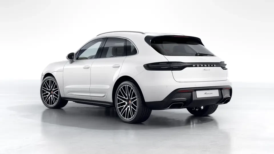2026 Porsche Macan - Image 23 of 31
