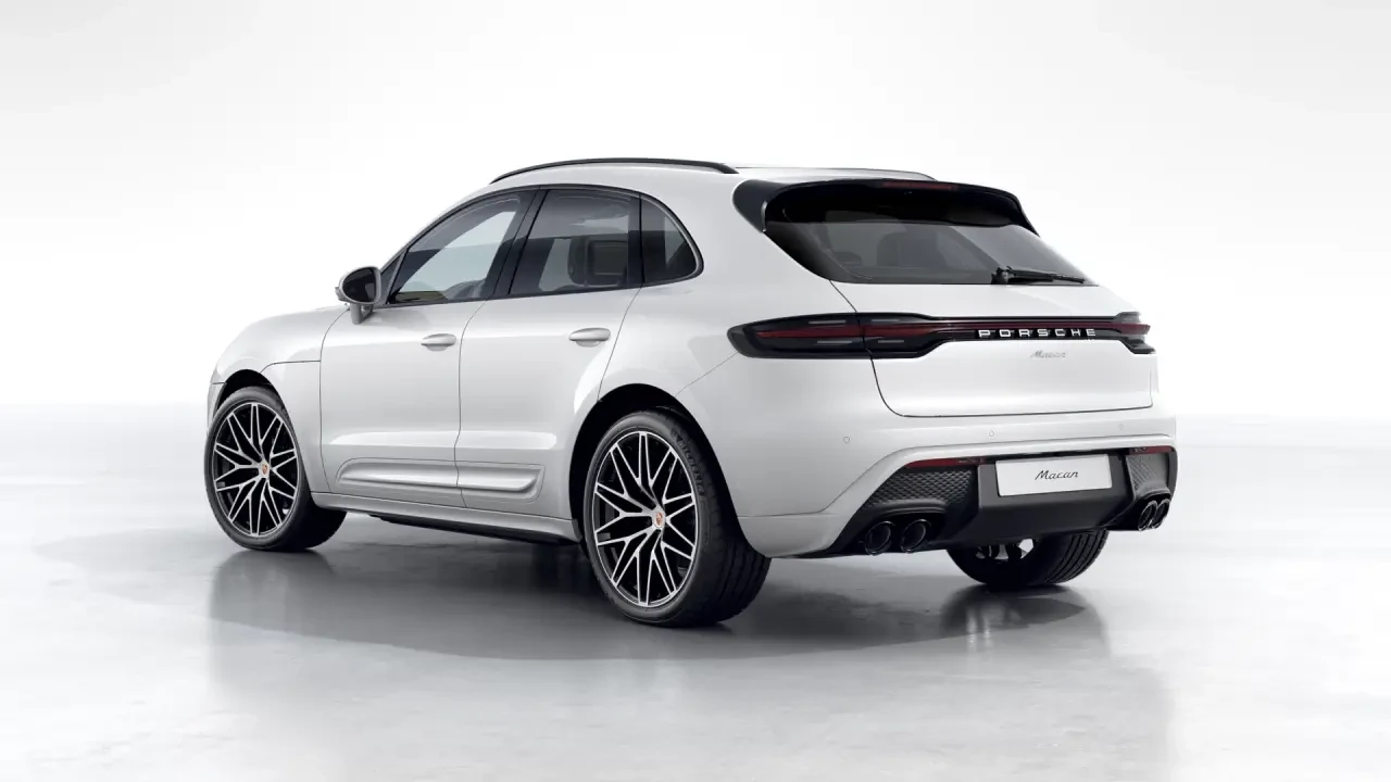 2026 Porsche Macan - Image 24 of 31