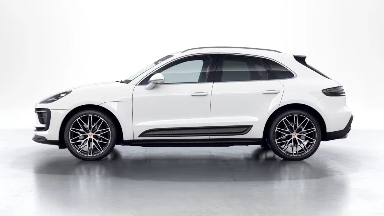 2026 Porsche Macan - Image 12 of 31