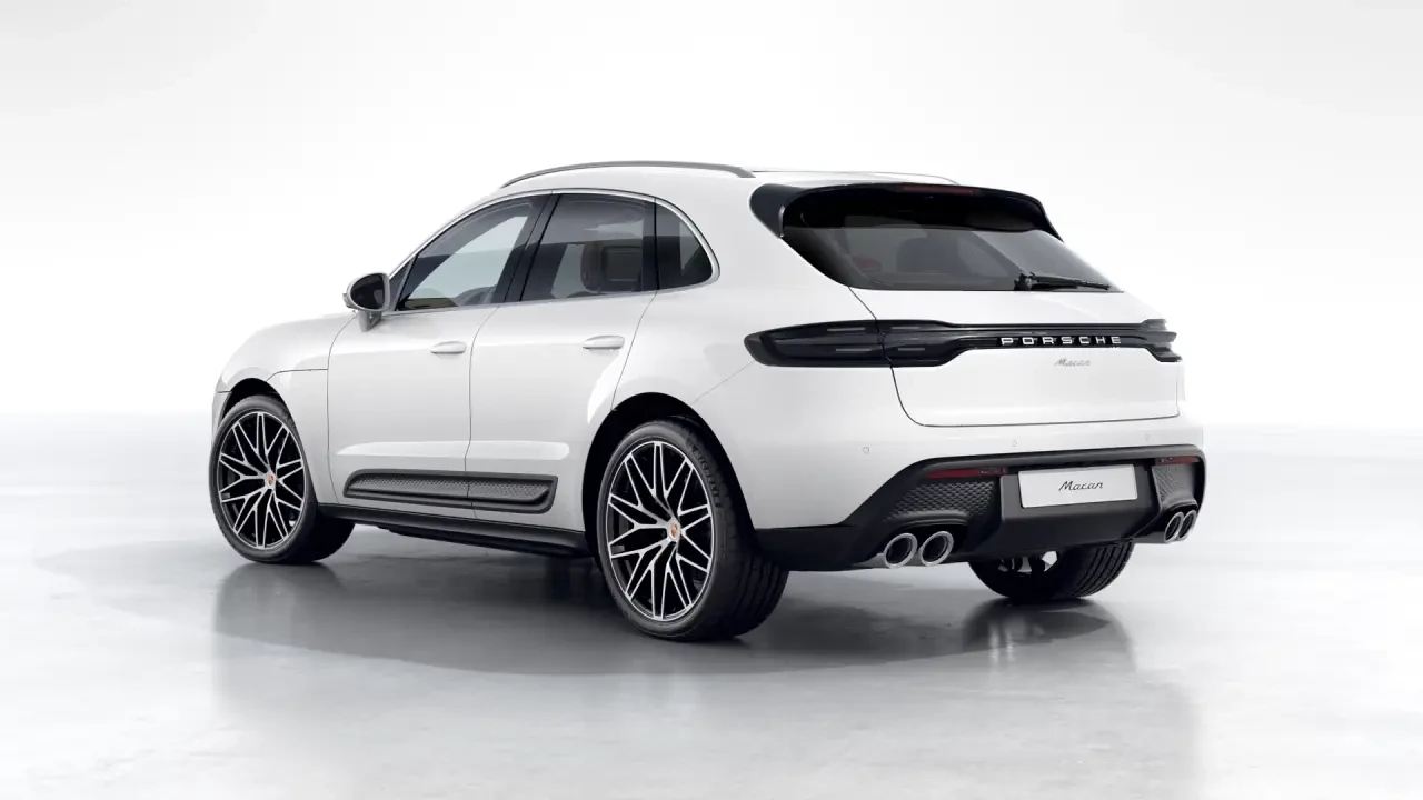2026 Porsche Macan - Image 24 of 31