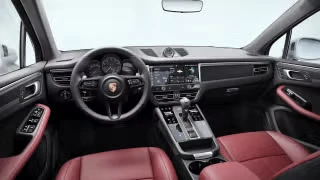 2026 Porsche Macan - Image 25 of 31
