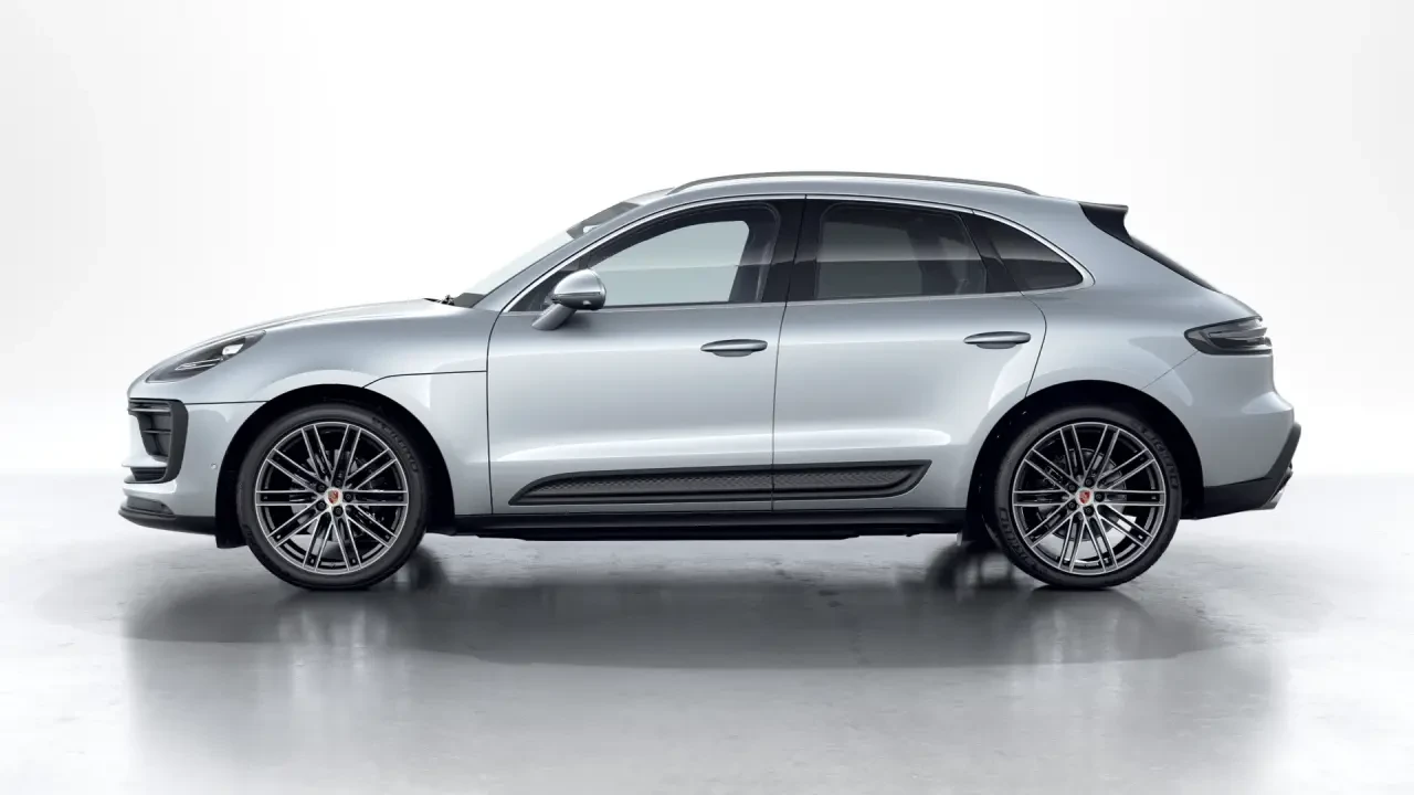 2026 Porsche Macan - Image 16 of 30