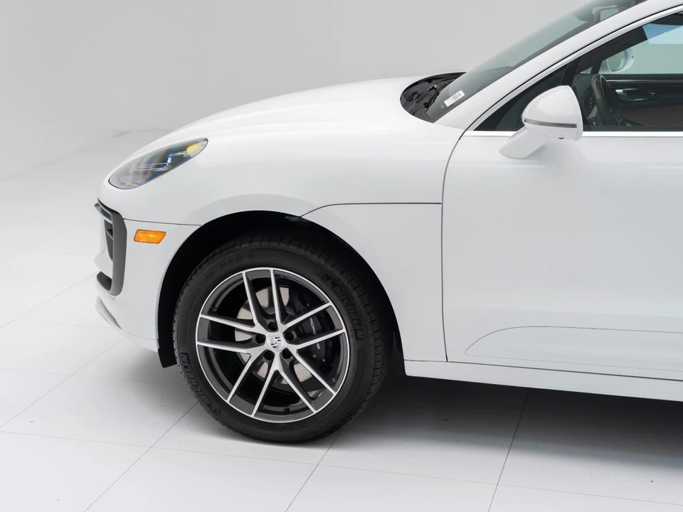 2026 Porsche Macan Electric - Image 11 of 28
