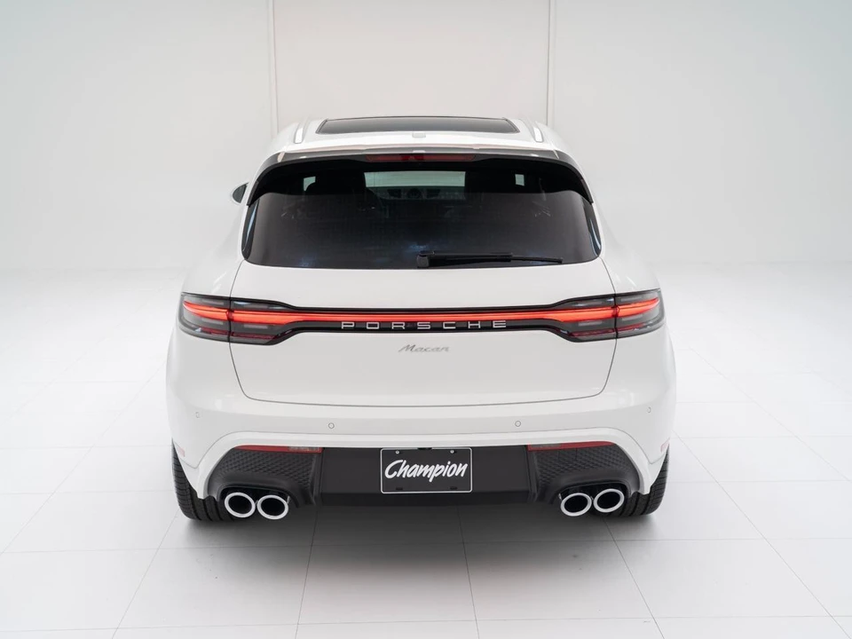 2026 Porsche Macan Electric - Image 10 of 28