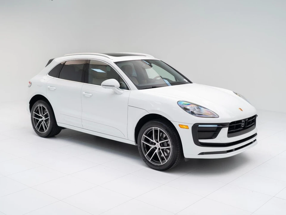 2026 Porsche Macan Electric - Image 7 of 28
