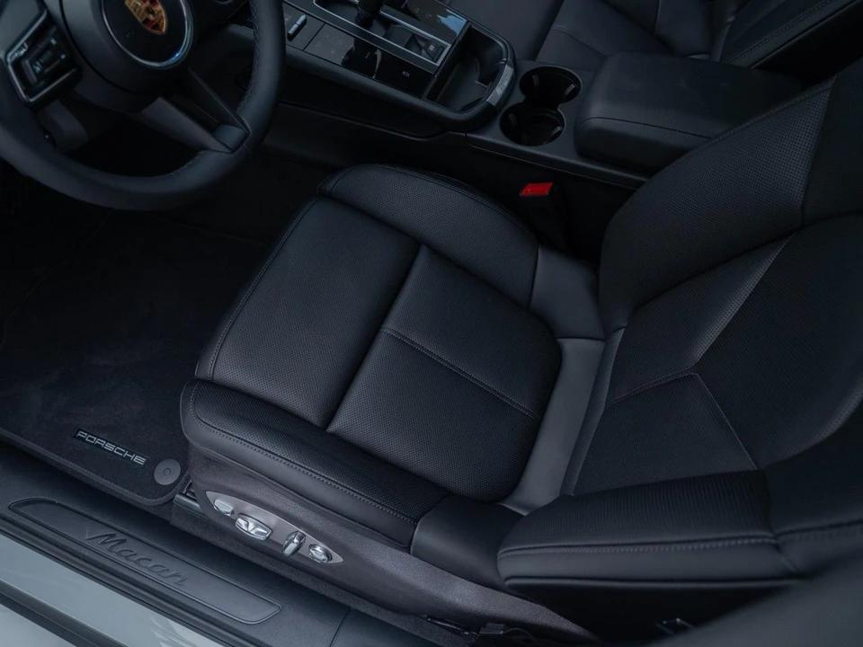2026 Porsche Macan Electric - Image 15 of 28