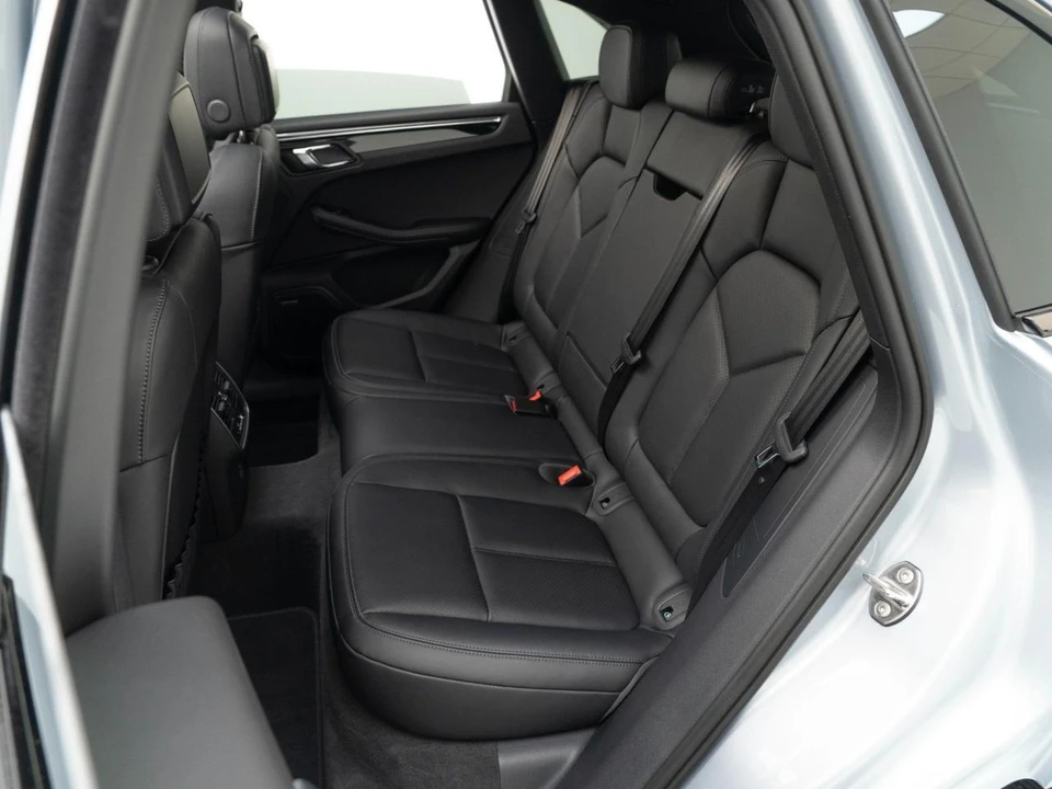 2026 Porsche Macan Electric - Image 26 of 28