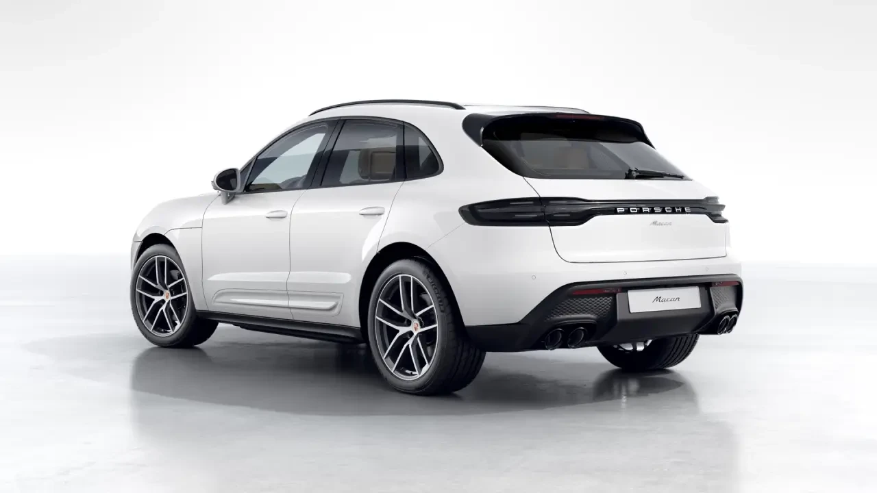 2026 Porsche Macan - Image 24 of 30