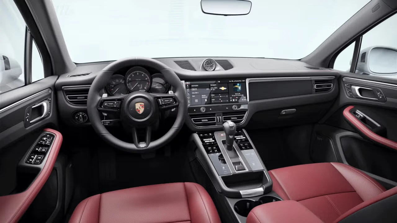2026 Porsche Macan - Image 28 of 30