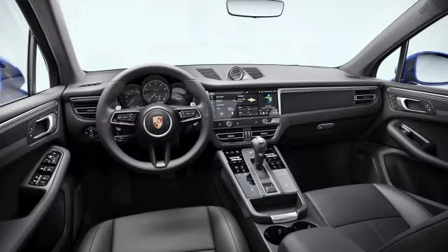 2026 Porsche Macan - Image 26 of 30