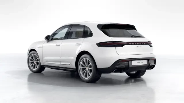 2026 Porsche Macan - Image 22 of 30