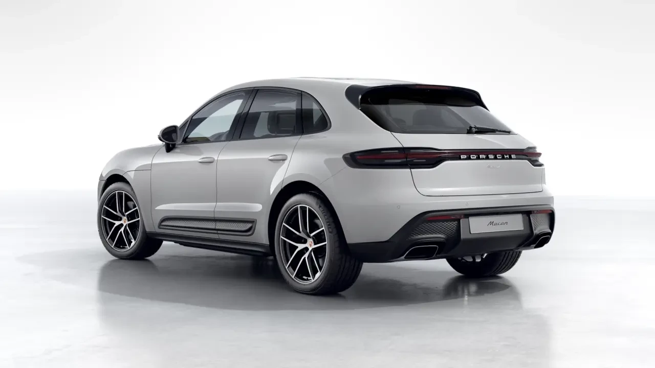 2026 Porsche Macan - Image 24 of 30
