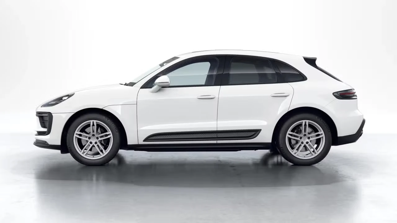 2026 Porsche Macan - Image 20 of 31