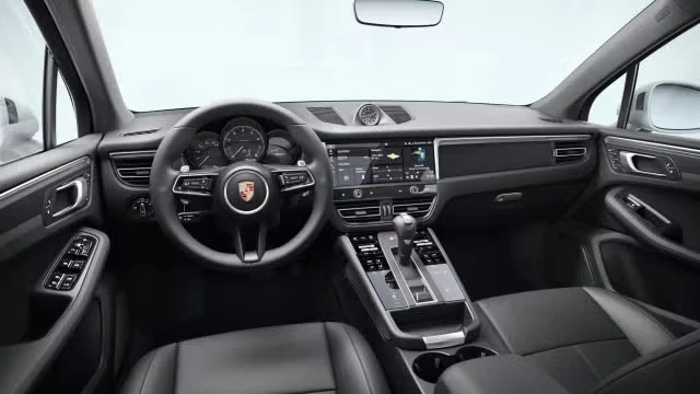 2026 Porsche Macan - Image 26 of 31