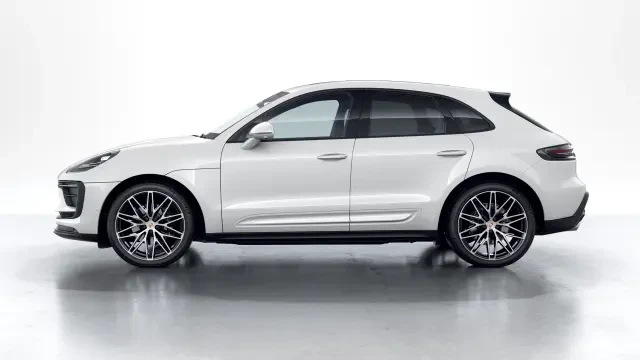 2026 Porsche Macan - Image 14 of 30
