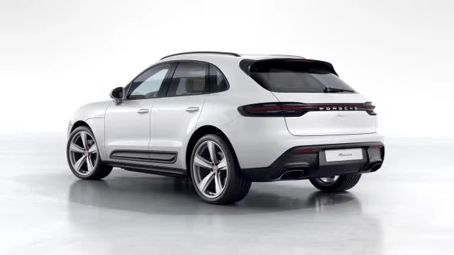 2026 Porsche Macan - Image 18 of 30