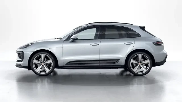 2026 Porsche Macan - Image 14 of 30
