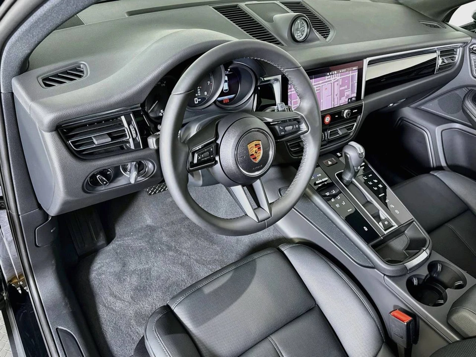 2026 Porsche Macan Electric - Image 4 of 4
