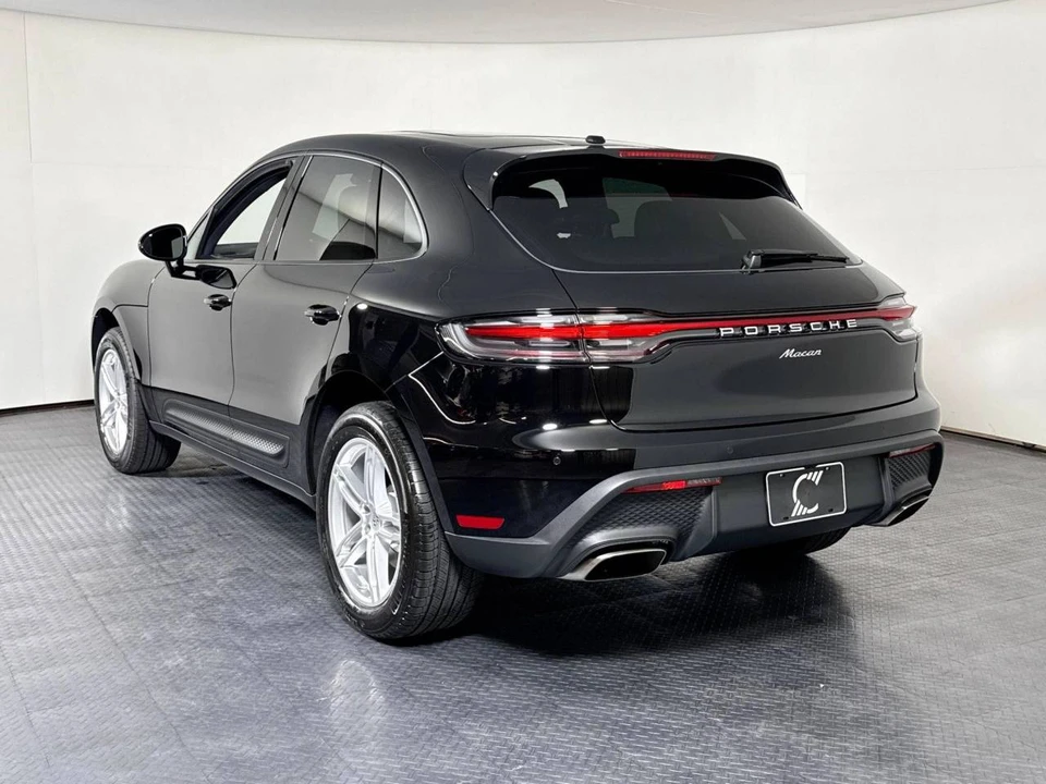 2026 Porsche Macan Electric - Image 3 of 4
