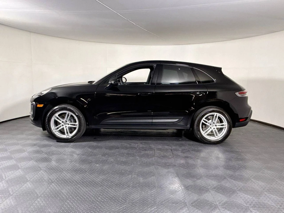 2026 Porsche Macan Electric - Image 2 of 4