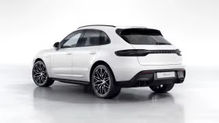 2026 Porsche Macan - Image 17 of 30