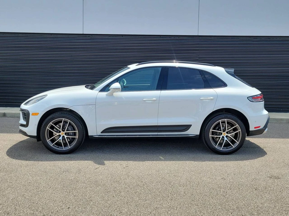 2026 Porsche Macan Electric - Image 2 of 5