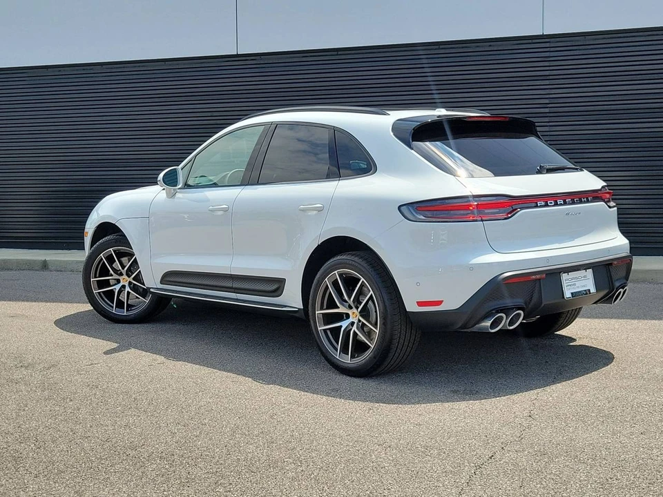 2026 Porsche Macan Electric - Image 5 of 5