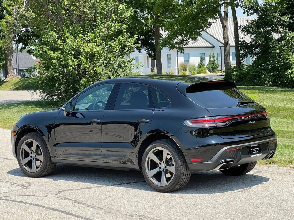 2026 Porsche Macan Electric - Image 3 of 5
