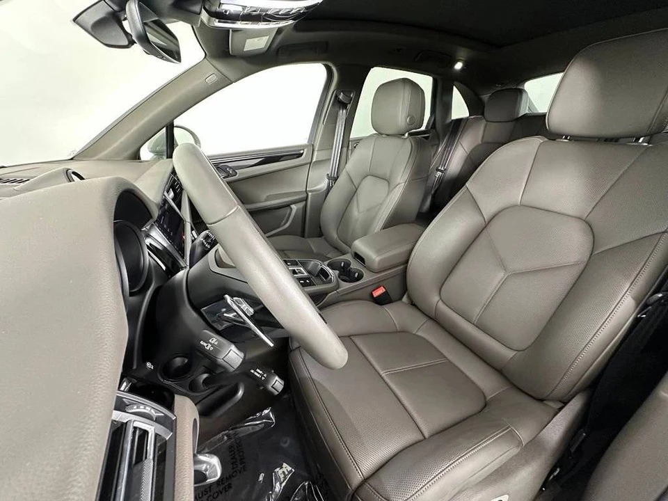 2026 Porsche Macan Electric - Image 5 of 5