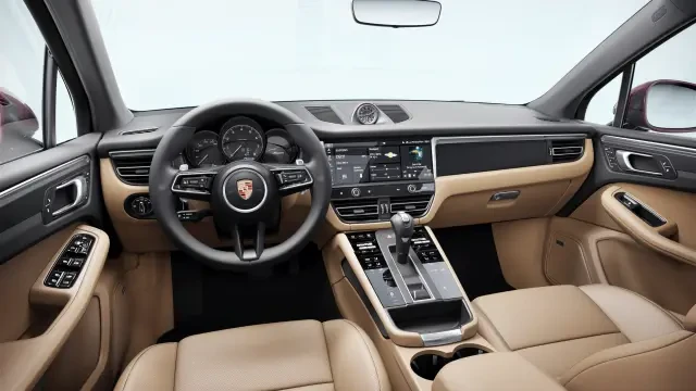 2026 Porsche Macan - Image 30 of 31