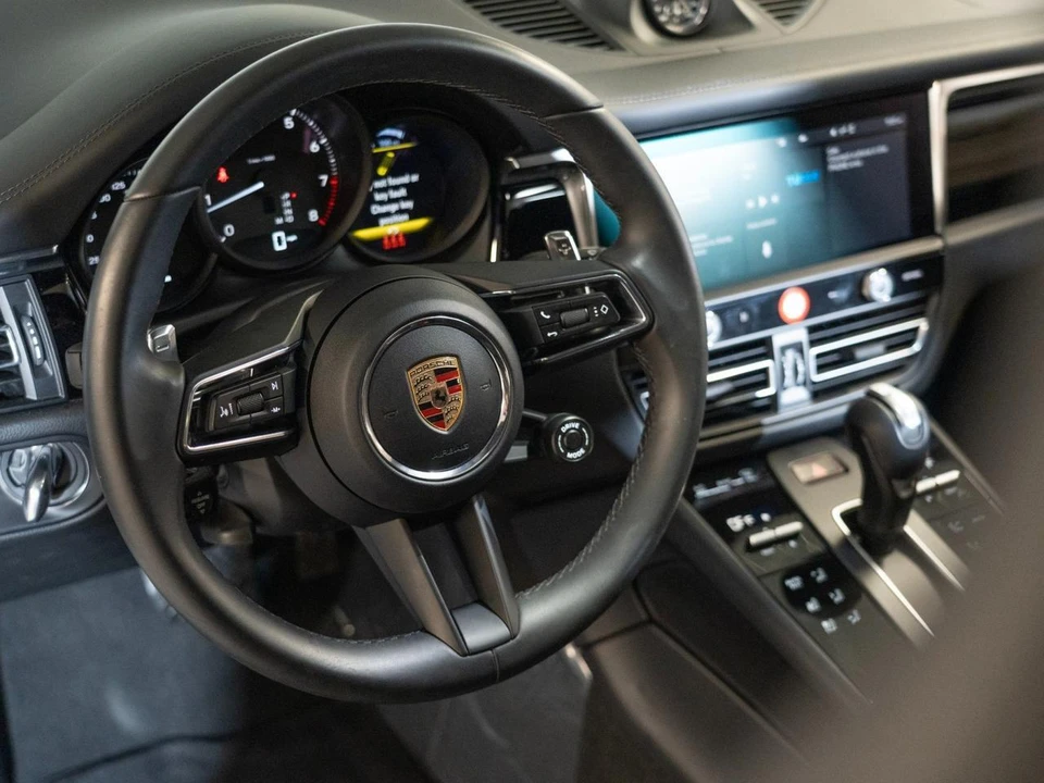 2026 Porsche Macan - Image 16 of 28