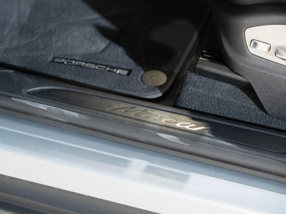 2026 Porsche Macan - Image 13 of 28