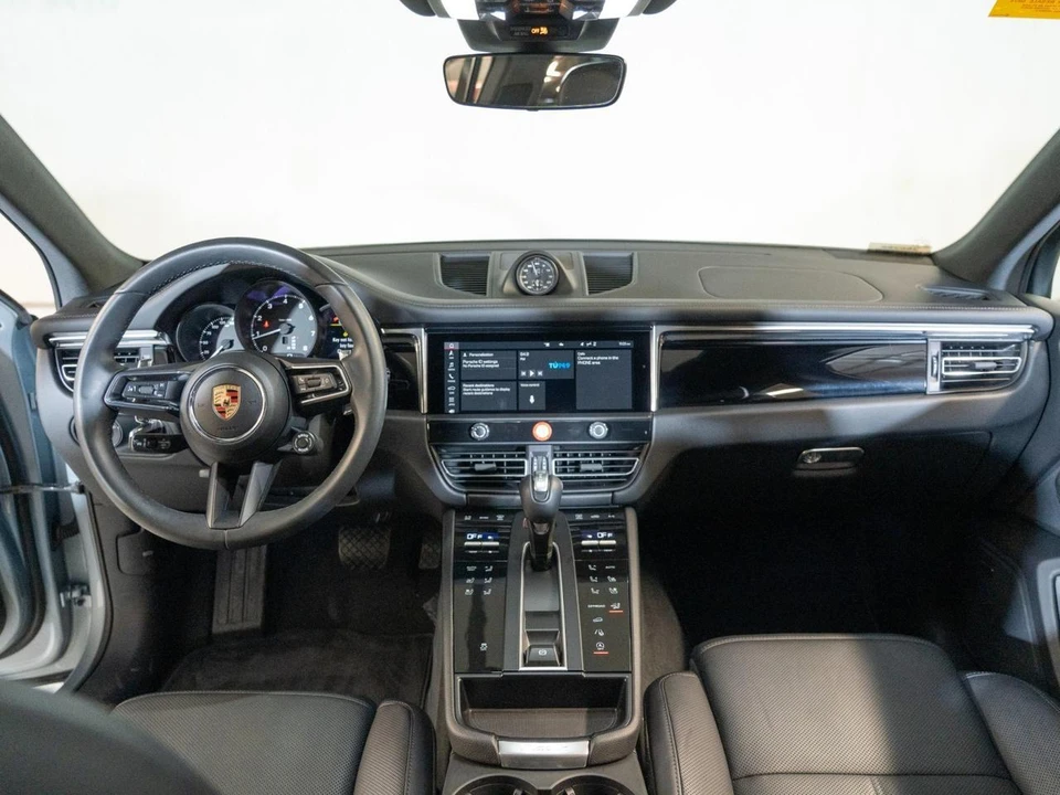 2026 Porsche Macan - Image 26 of 28
