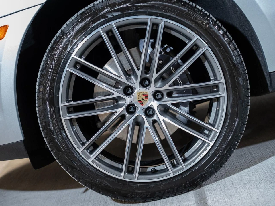 2026 Porsche Macan - Image 12 of 28