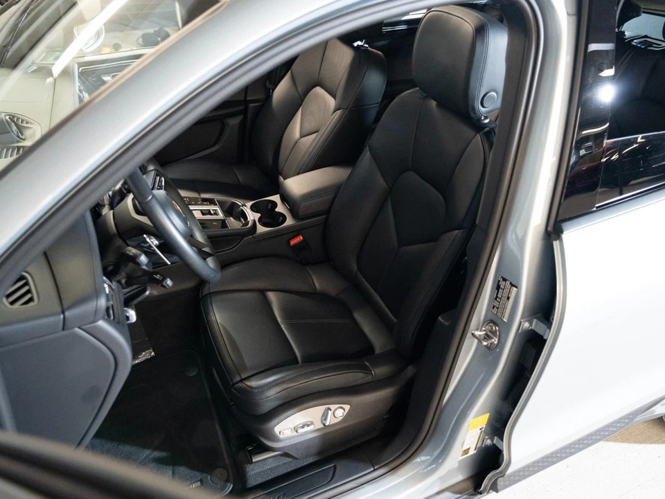 2026 Porsche Macan - Image 6 of 28