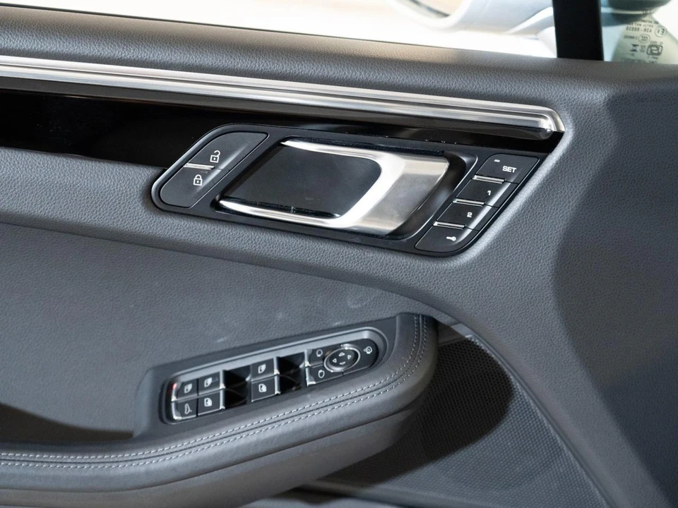 2026 Porsche Macan - Image 18 of 28