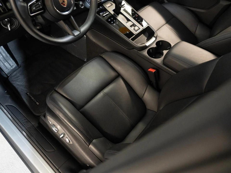 2026 Porsche Macan - Image 15 of 28