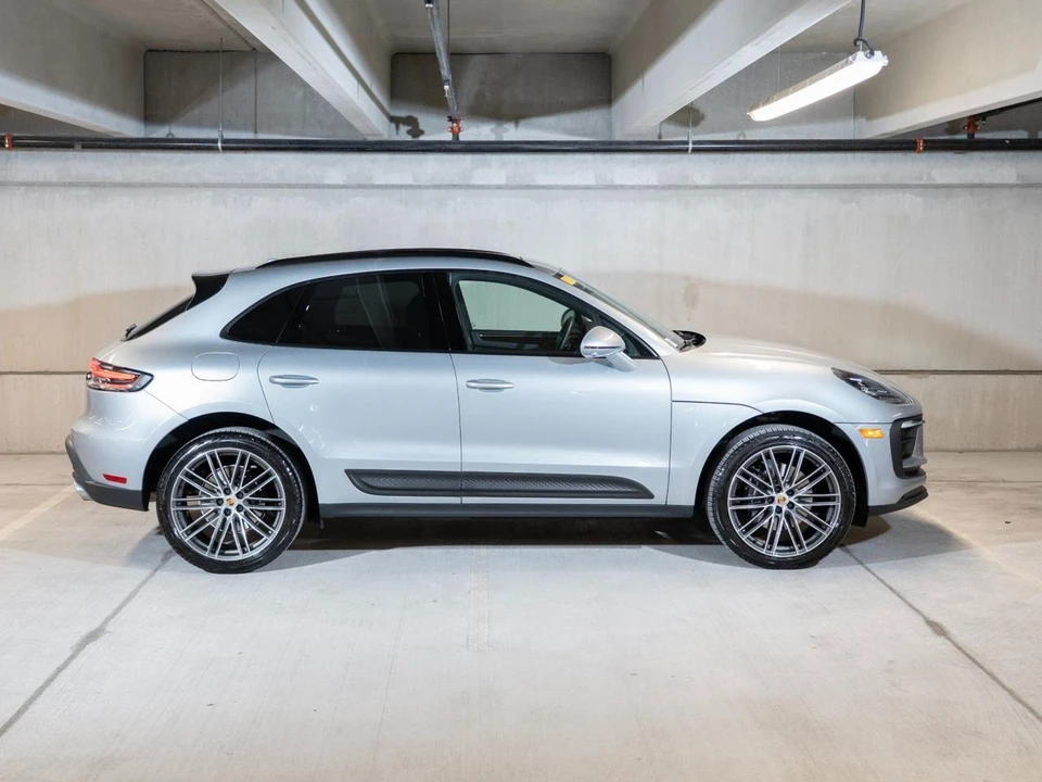 2026 Porsche Macan - Image 9 of 28