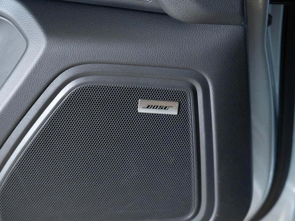 2026 Porsche Macan - Image 19 of 28