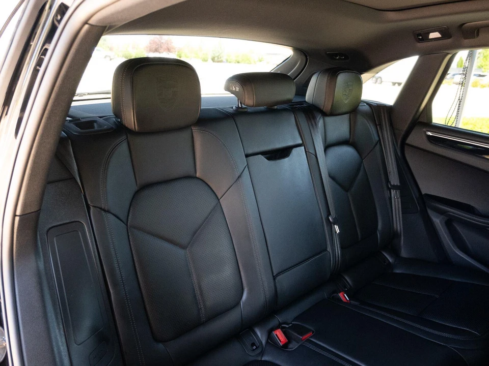 2026 Porsche Macan Electric - Image 13 of 31
