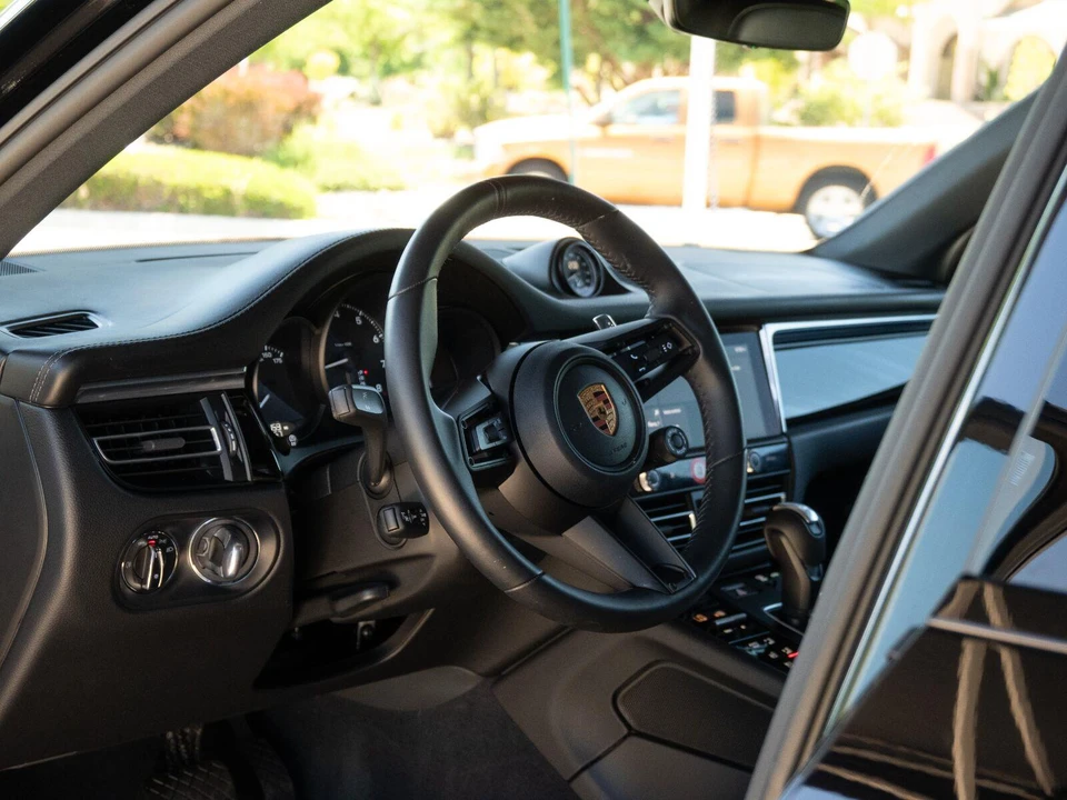 2026 Porsche Macan Electric - Image 4 of 31