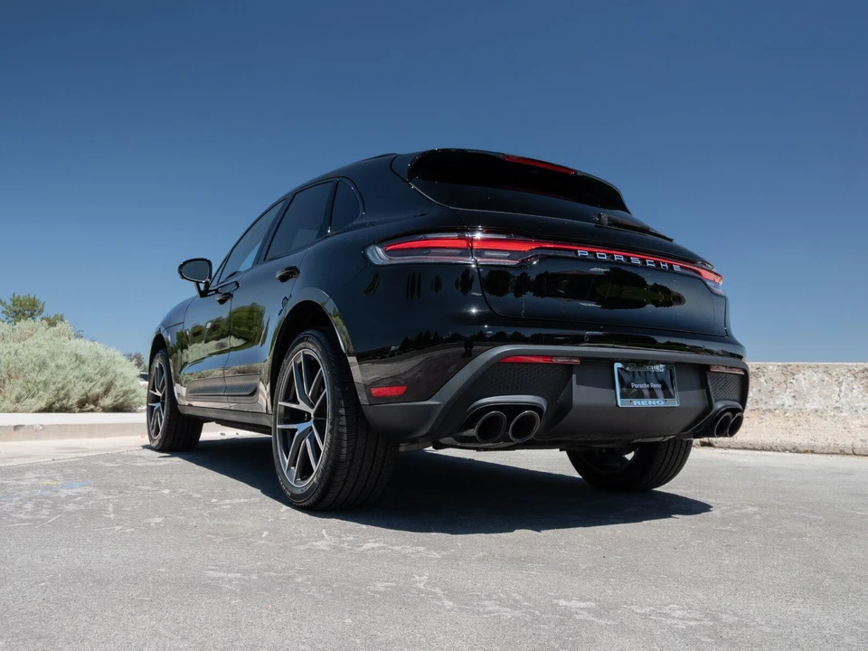 2026 Porsche Macan Electric - Image 19 of 31